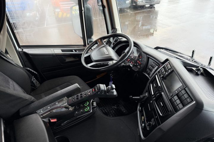 Camión portacontenedores de gancho Iveco 340X51Z X-Way 8x4 Hiab / Swiss-Vehicle