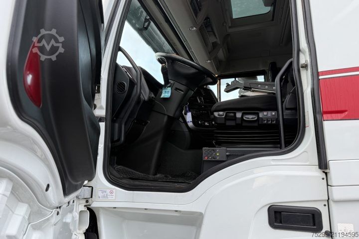 Camión portacontenedores de gancho Iveco 340X51Z X-Way 8x4 Hiab / Swiss-Vehicle