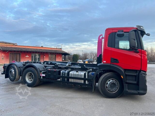 Roll-off tipper truck IVECO IVECO X-WAY AD260 SCARRABILE