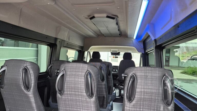 Furgone a tetto alto PEUGEOT Boxer  Hochraum 9 Sitzer L3H2 verglast BlueHDi