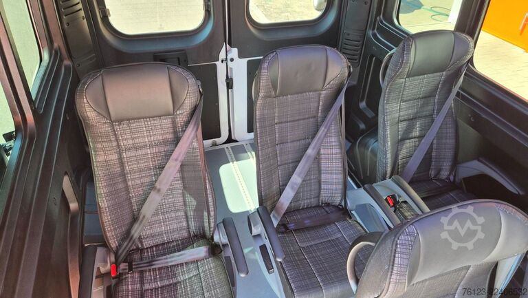 Furgone a tetto alto PEUGEOT Boxer  Hochraum 9 Sitzer L3H2 verglast BlueHDi