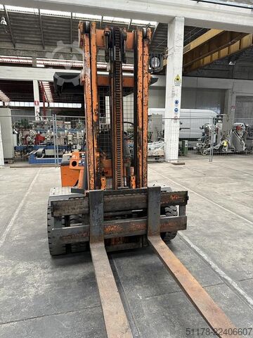 1990 Lugli 40C Sollevatore diesel, gemellato, con translatore Lugli 40C