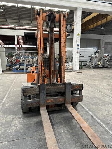 1990 Lugli 40C Sollevatore diesel, gemellato, con translatore Lugli 40C