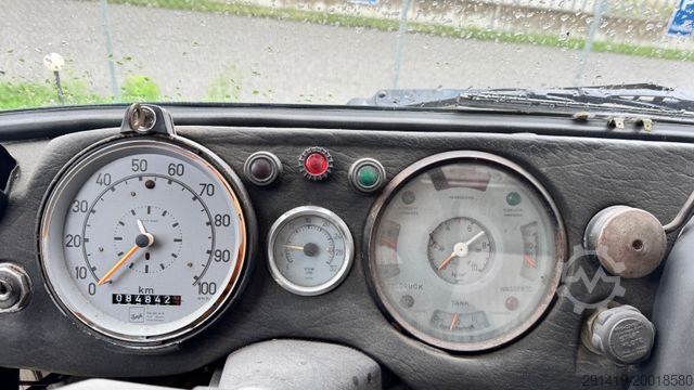 Fourgon benne basculante MERCEDES-BENZ Unimog 406 Bj 1975