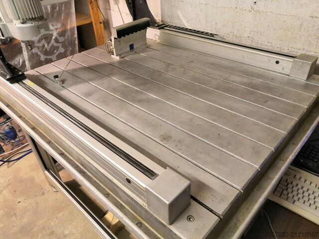 φρέζα διπλού ατράκτου isel CNC