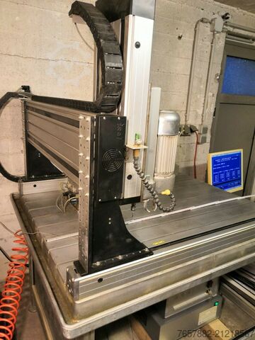 φρέζα διπλού ατράκτου isel CNC