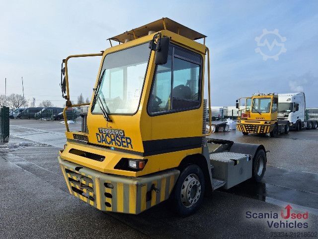 Standard nyergesvontató Terberg YT 182