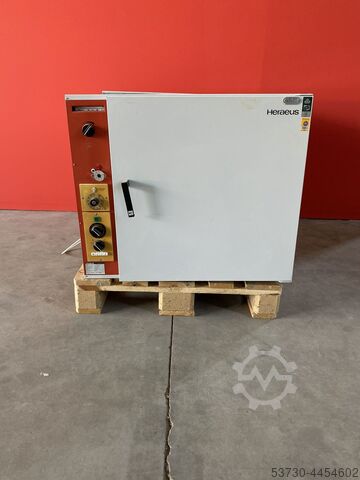 Drying oven T 5050 E 250°C Heraeus