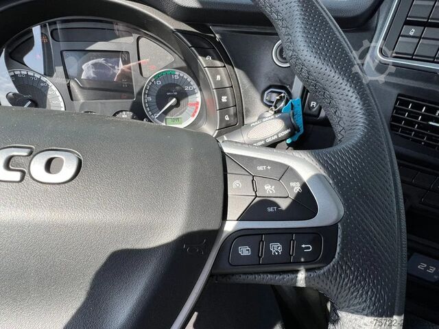 Timber transporter Iveco X-WAY 570 6x4 BL  Kurzholz-LKW Kran nach Wahl