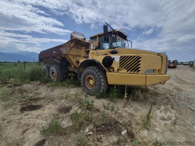 Macara montată pe camion VOLVO A 35 C