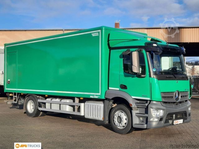 Autocamion cu caroserie tip cutie MERCEDES-BENZ 1824 L ACTROS Koffer 7,35 m mit Tür + LBW 2t