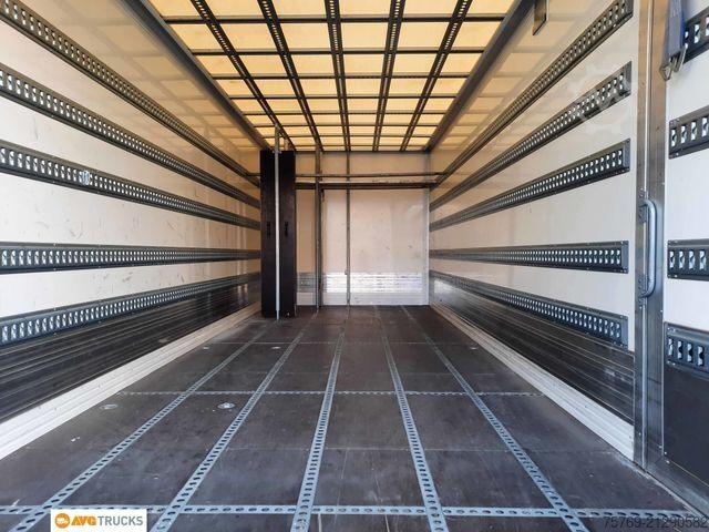 Autocamion cu caroserie tip cutie MERCEDES-BENZ 1824 L ACTROS Koffer 7,35 m mit Tür + LBW 2t