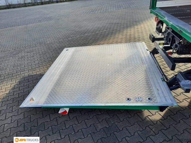 Autocamion cu caroserie tip cutie MERCEDES-BENZ 1824 L ACTROS Koffer 7,35 m mit Tür + LBW 2t