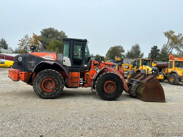 Lader Hitachi ZW220-6