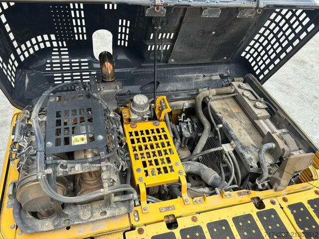 Raupenbagger Komatsu PC240NLC-11