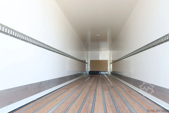 Koffer Wielton 3 Asser. Gesloten met Dhollandia klep 2500 kg L...