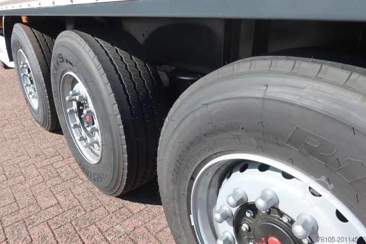 Koffer Wielton 3 Asser. Gesloten met Dhollandia klep 2500 kg L...