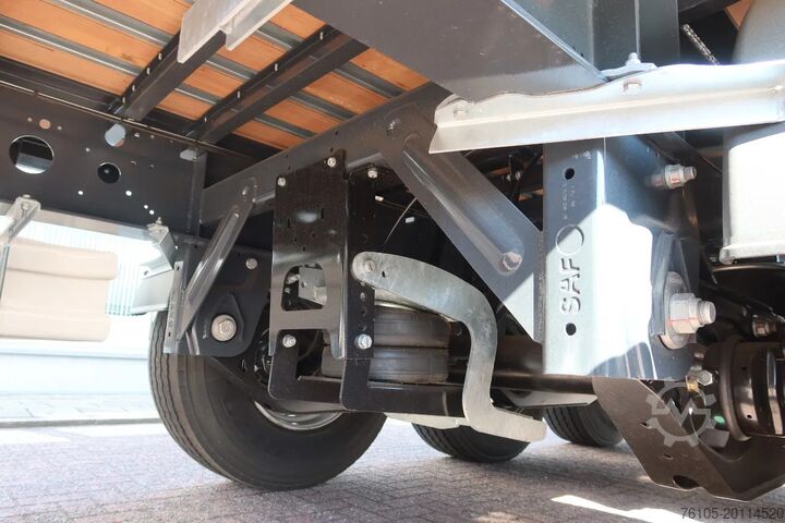 Koffer Wielton 3 Asser. Gesloten met Dhollandia klep 2500 kg L...