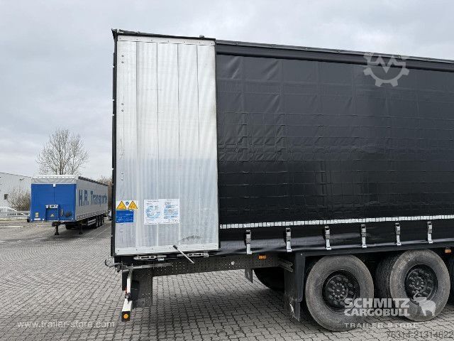 Auflieger mit Pritsche & Plane Schmitz Cargobull Curtainsider Standard Getränke