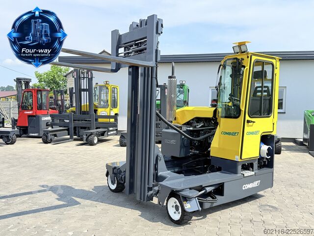Wózek widłowy czterokierunkowy Combilift C3000 GAS TRIPLEX 6400 ONLY 953H CABIN