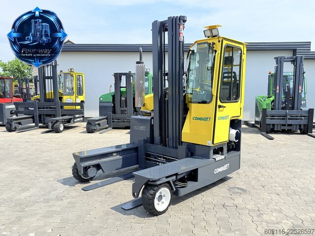 Wózek widłowy czterokierunkowy Combilift C3000 GAS TRIPLEX 6400 ONLY 953H CABIN