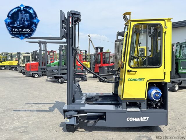 Wózek widłowy czterokierunkowy Combilift C3000 GAS TRIPLEX 6400 ONLY 953H CABIN