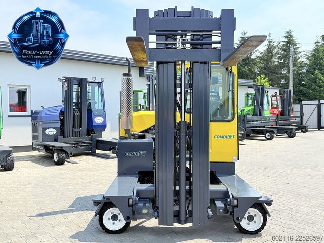Wózek widłowy czterokierunkowy Combilift C3000 GAS TRIPLEX 6400 ONLY 953H CABIN