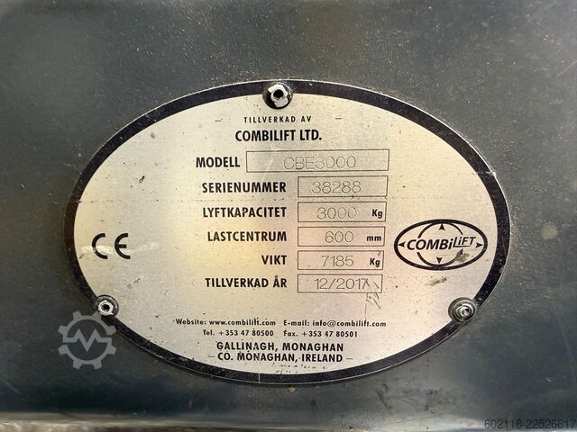 Wózek widłowy czterokierunkowy Combilift CBE3000 TRIPLEX 6500 POSITIONER