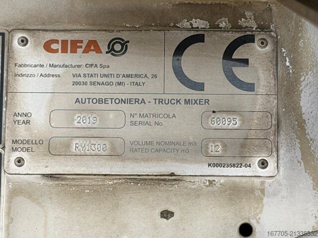 Betongblandarbilar Iveco TRAKKER 500