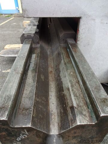 Matryce - narzędzie dolne Unterwerkzeug 260 x 190 mm 