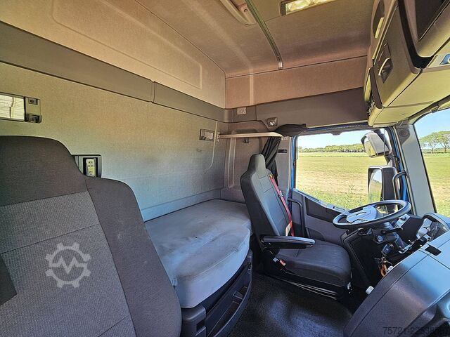  RENAULT T 440 ADR