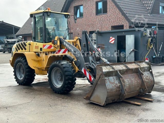 Wheel loader VOLVO L40 TP 4x4 Schaufel + Gabel