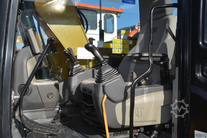 ερπυστριοφόρος εκσκαφέας CAT 311 F LRR    BLADE