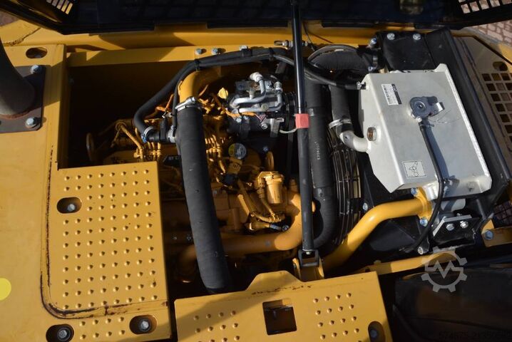 ερπυστριοφόρος εκσκαφέας CAT 311 F LRR    BLADE