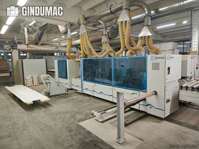 Linha de produção industrial HOMAG WEEKE para processamento de painéis em grandes volumes e aplicaçã HOMAG WEEKE industrial production line for high-volume panel processing and edge-banding
