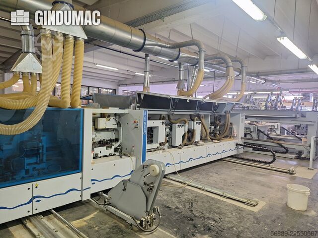 Linha de produção industrial HOMAG WEEKE para processamento de painéis em grandes volumes e aplicaçã HOMAG WEEKE industrial production line for high-volume panel processing and edge-banding