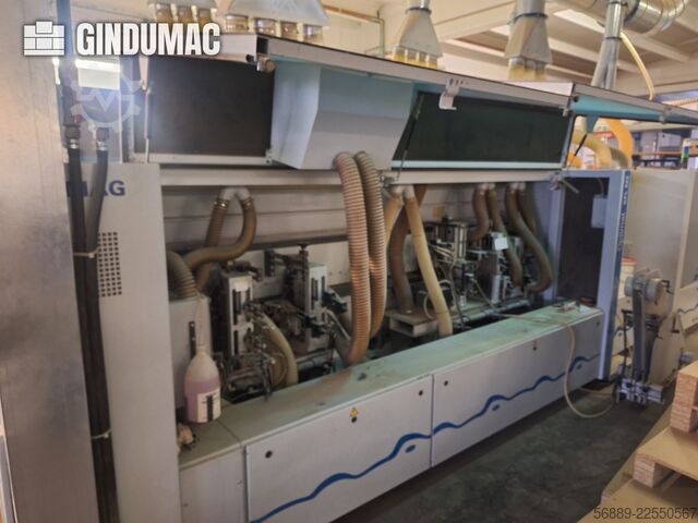 Linha de produção industrial HOMAG WEEKE para processamento de painéis em grandes volumes e aplicaçã HOMAG WEEKE industrial production line for high-volume panel processing and edge-banding