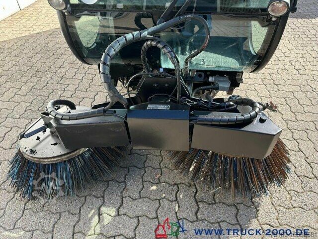 Veegmachine Multicar Nilfisk JungoJet3500 Winterdienst & Kehrmaschine