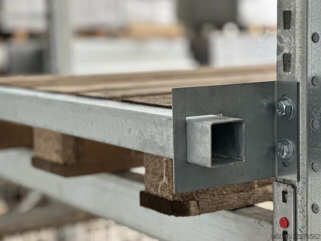 Munkaszélesség: 2700 mm / Profil: 50x50x2 mm Durchschubsicherung für Palettenregale Rechteckrohr Stahl Stahlrohre Regal