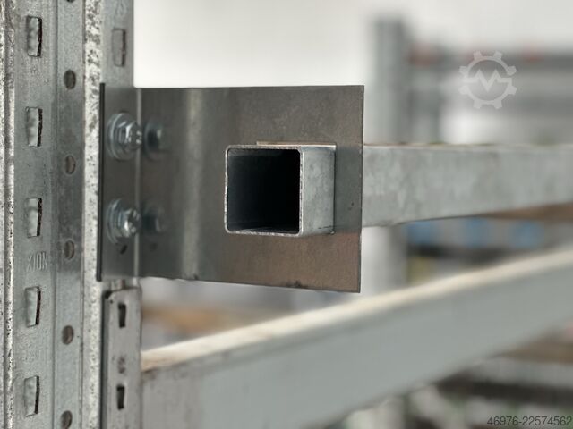 Munkaszélesség: 2700 mm / Profil: 50x50x2 mm Durchschubsicherung für Palettenregale Rechteckrohr Stahl Stahlrohre Regal