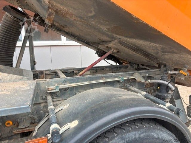 Varredora de rua MERCEDES-BENZ 1417 K  Bucher Cityfant 60