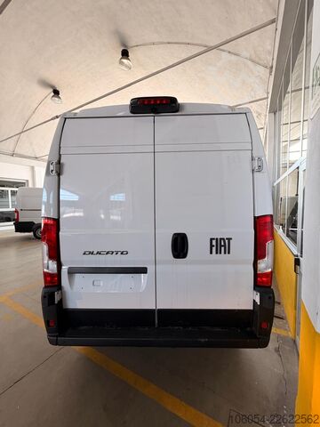 Hosszú tengelytávú zárt furgon FIAT Ducato Maxi