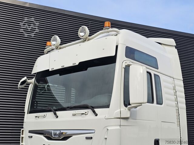 Standard-SZM MAN TGX 33.560 6x4 / RETARDER / 464 dkm