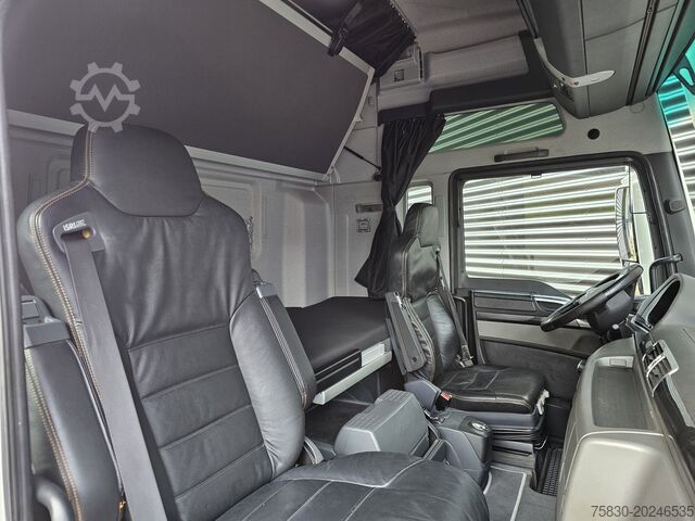 Standard-SZM MAN TGX 33.560 6x4 / RETARDER / 464 dkm