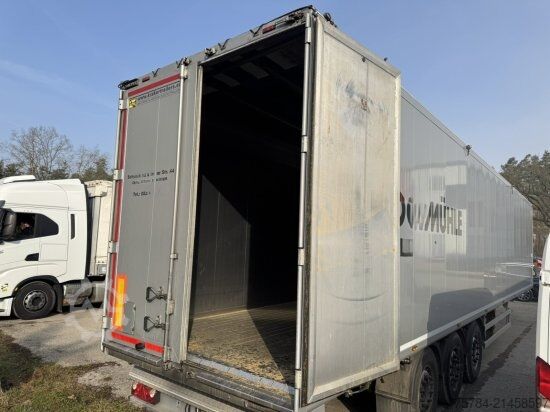 Semiremorcă cu podea mobilă KRAKER 3-ACHS SCHUBBODENAUFLIEGER CF-Z