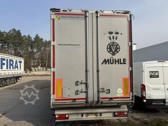 Semiremorcă cu podea mobilă KRAKER 3-ACHS SCHUBBODENAUFLIEGER CF-Z