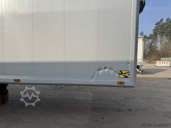 Semiremorcă cu podea mobilă KRAKER 3-ACHS SCHUBBODENAUFLIEGER CF-Z