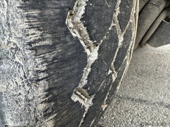 Semiremorcă cu podea mobilă KRAKER 3-ACHS SCHUBBODENAUFLIEGER CF-Z