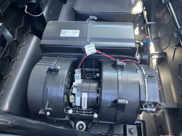 Μίνι λεωφορείο VW CRAFTER 2.0 TDI 9 SITZER AUTOMATIK KLIMAAUTO PDC