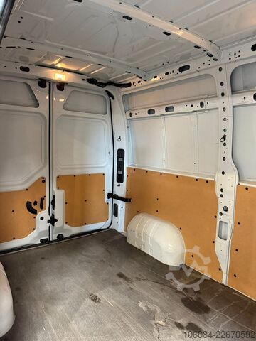 Bestelwagen RENAULT Master Kasten L2H2 Klima Tempomat R-CAM AHK 2,5T